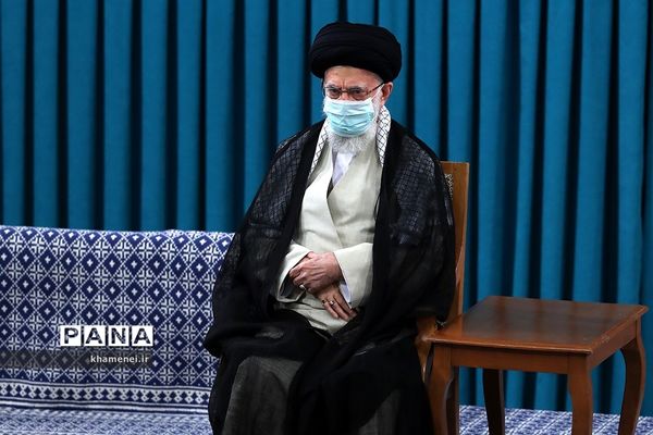 دیدار جمعی از مسئولان نظام و میهمانان کنفرانس وحدت اسلامی با رهبر معظم انقلاب اسلامی