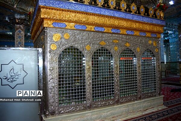 آرامگاه خواجه مراد در مشهد مقدس