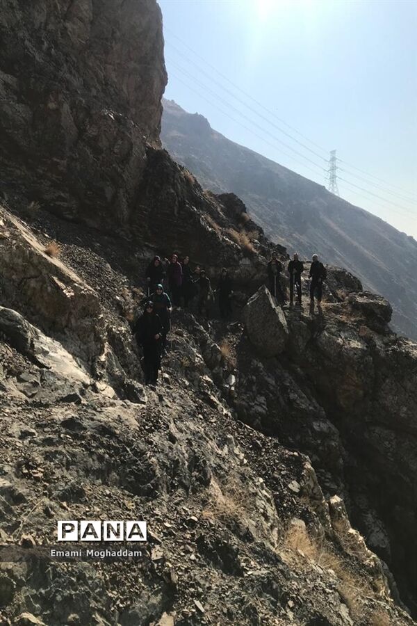 کوهنوردی همکاران اداری منطقه ۲ به مناسبت هفته تربیت‌بدنی
