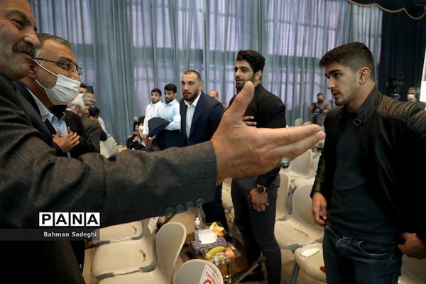 مراسم تجلیل از کشتی‌گیران تیم ملی