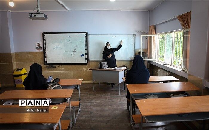 توصیه‌های کرونایی؛ هر یک‌ساعت یک‌بار هوای کلاس‌های مدارس تهویه شود