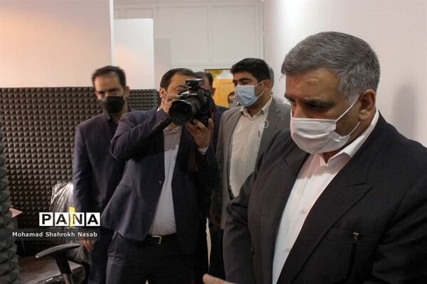 بازدید مدیرکل آموزش و پرورش خوزستان از خط ملی نماد