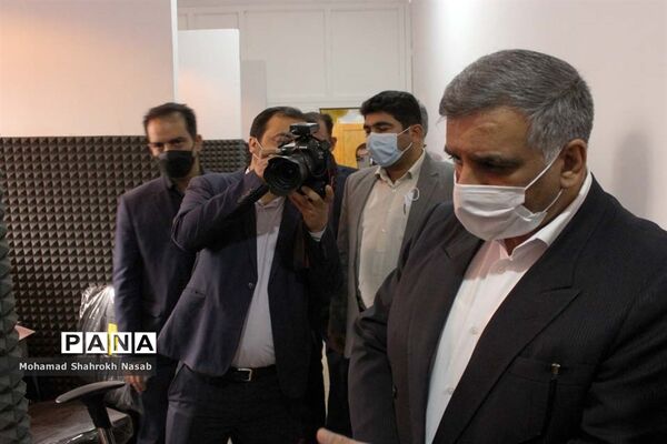 بازدید مدیرکل آموزش و پرورش خوزستان از خط ملی نماد