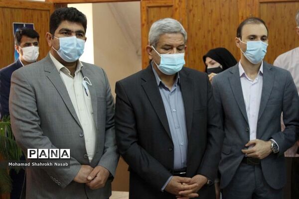 بازدید مدیرکل آموزش و پرورش خوزستان از خط ملی نماد