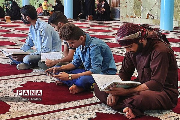 برپایی محفل انس با قرآن در شهرستان امیدیه