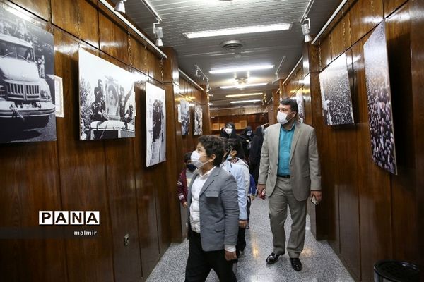 محفل انس با قرآن دانش آموزی در حسینیه جماران