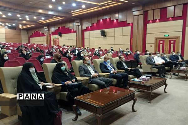 دوره آموزشی تبین و تشریح سند تحول تشکیلات دانش‌آموزی پیشتازان