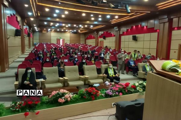 دوره آموزشی تبین و تشریح سند تحول تشکیلات دانش‌آموزی پیشتازان