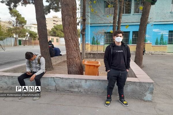 آموزش حضوری در هنرستان شریعتی منطقه 16