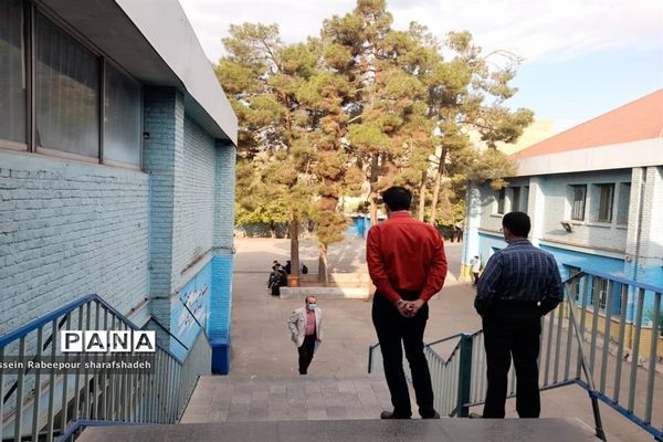 آموزش حضوری در هنرستان شریعتی منطقه 16