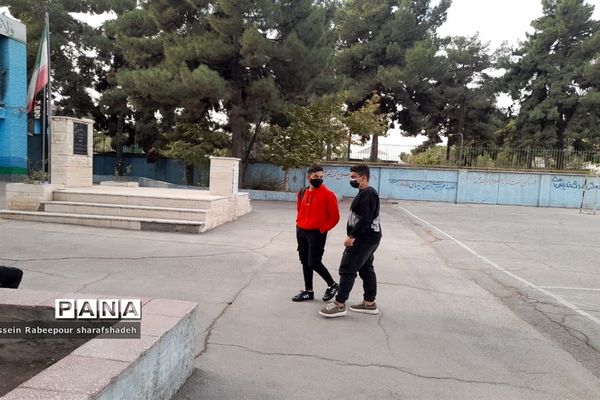 آموزش حضوری در هنرستان شریعتی منطقه 16