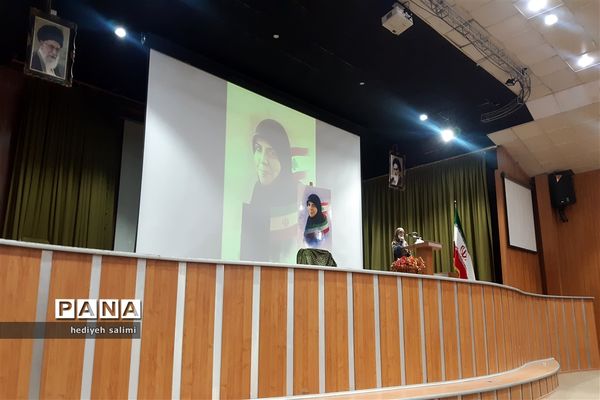 رونمایی از پوستر مستند سحر