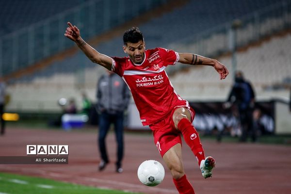 دیدار تیم‌های فوتبال پرسپولیس و نساجی