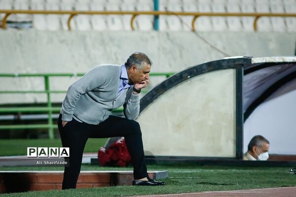 دیدار تیم‌های فوتبال پرسپولیس و نساجی