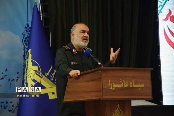 آیین تکریم و معارفه فرمانده سپاه عاشورا آذربایجان شرقی