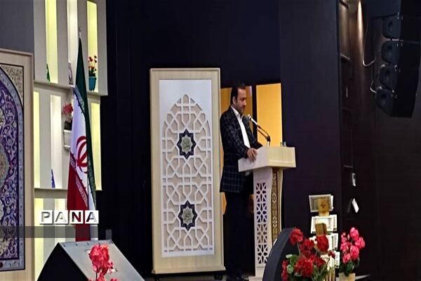 برگزاری محفل انس با قرآن کریم در امامزاده طاهر کرج