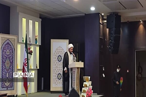 برگزاری محفل انس با قرآن کریم در امامزاده طاهر کرج
