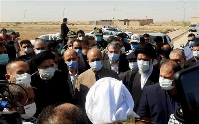 حضور سرزده رئیس‌جمهوری در منطقه زلزله‌زده اندیکا