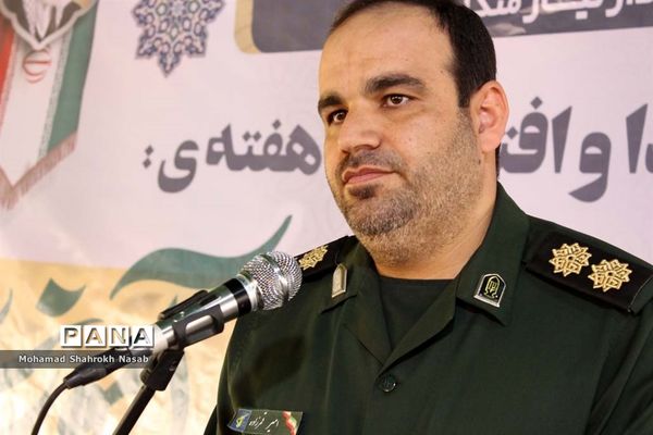 آیین میثاق با شهدا و افتتاحیه هفته بسیج دانش‌آموزی در اهواز