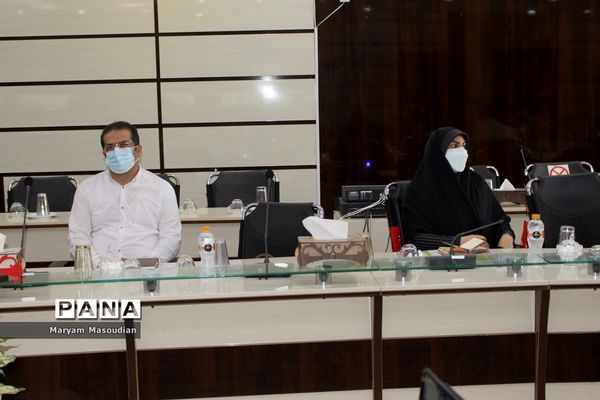 مراسم تجلیل از گروه آموزشی مشاوران استان بوشهر