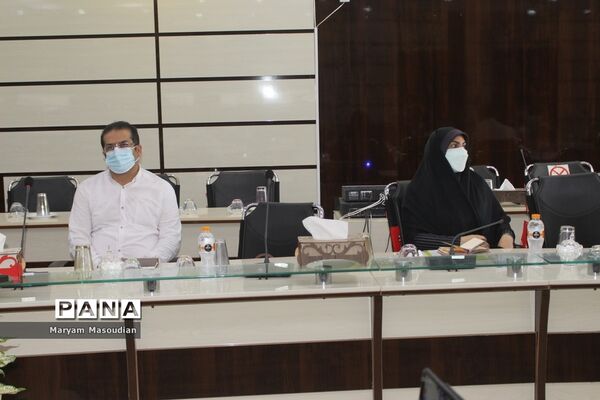 مراسم تجلیل از گروه آموزشی مشاوران استان بوشهر