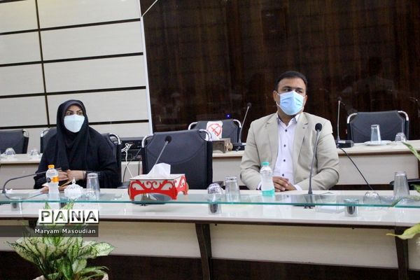 مراسم تجلیل از گروه آموزشی مشاوران استان بوشهر