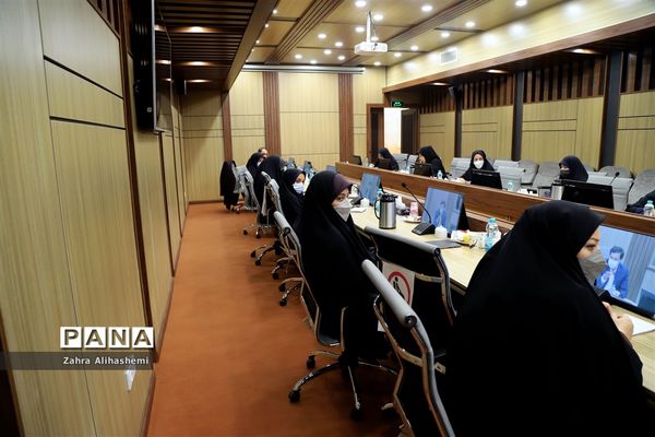 نشست کارشناسان و کارشناس مسئولان پیشگیری و مراقبت از آسیب‌های اجتماعی مناطق  تهران