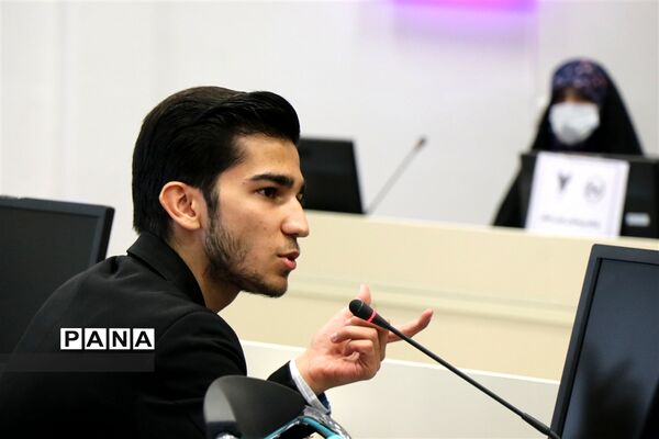نشست صمیمی تشکل ‌های دانش‌آموزی و دانشجویی با مسئولان شهرستان قدس