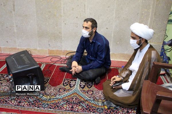 دیدار جمعی از نخبگان و اعضای تشکل‌های دانش‌آموزی دختر با نماینده ولی فقیه در استان و امام جمعه بوشهر