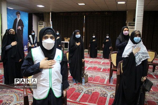 دیدار جمعی از نخبگان و اعضای تشکل‌های دانش‌آموزی دختر با نماینده ولی فقیه در استان و امام جمعه بوشهر