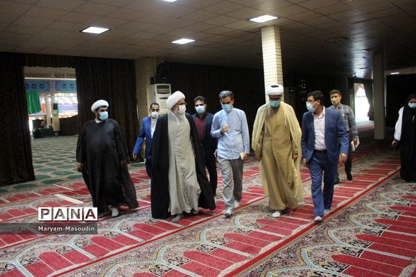 دیدار جمعی از نخبگان و اعضای تشکل‌های دانش‌آموزی دختر با نماینده ولی فقیه در استان و امام جمعه بوشهر