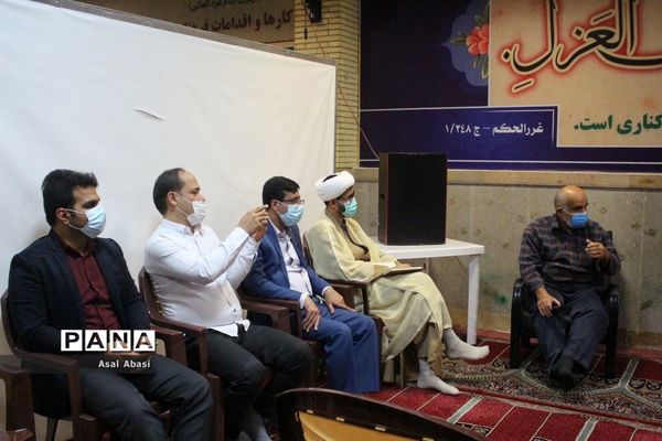 دیدار جمعی از نخبگان و اعضای تشکل‌های دانش‌آموزی دختر با نماینده ولی فقیه در استان و امام جمعه بوشهر