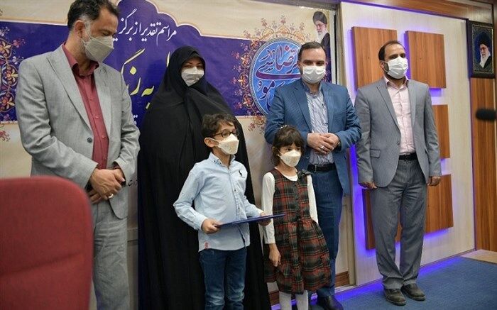 برگزیدگان پویش ملی «به رنگ مدرسه» در قم تجلیل شدند
