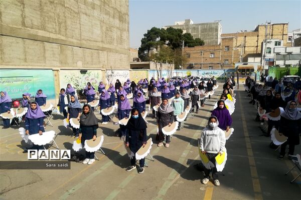 آمادگی دانش‌آموزان پیشتاز شهرستان قدس برای اجرای مانور تشکیلاتی