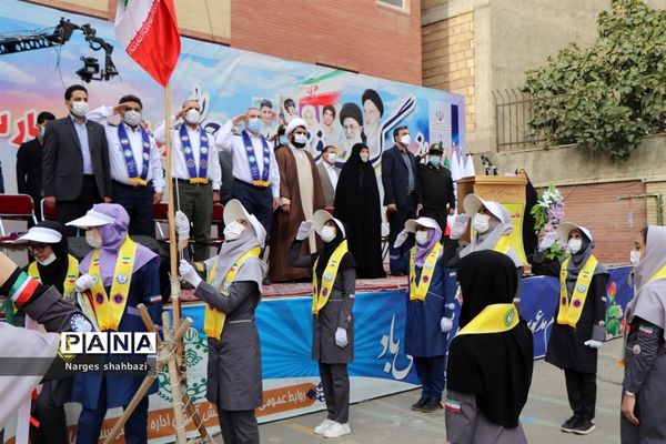 مانور بزرگ فرزندان روح الله زنگ استکبارستیزی در شهرستان قدس