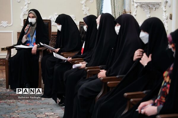 دیدار تشکل‌های دانش‌آموزی با رئیس جمهوری