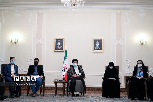 دیدار تشکل‌های دانش‌آموزی با رئیس جمهوری