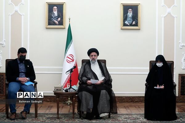 دیدار تشکل‌های دانش‌آموزی با رئیس جمهوری