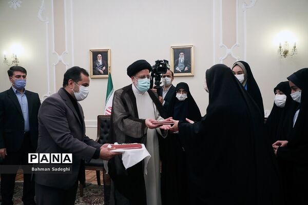 دیدار تشکل‌های دانش‌آموزی با رئیس جمهوری