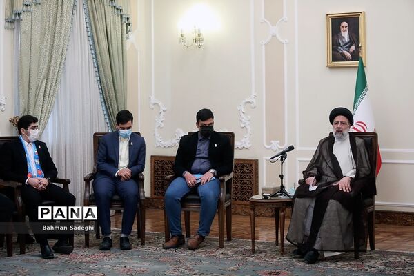 دیدار تشکل‌های دانش‌آموزی با رئیس جمهوری