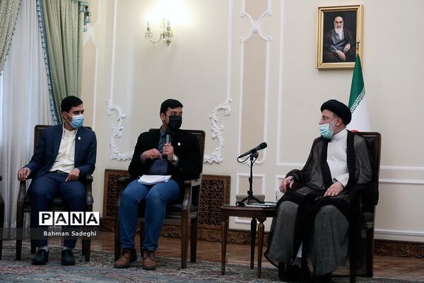 دیدار تشکل‌های دانش‌آموزی با رئیس جمهوری