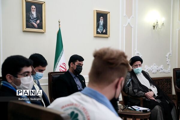 دیدار تشکل‌های دانش‌آموزی با رئیس جمهوری