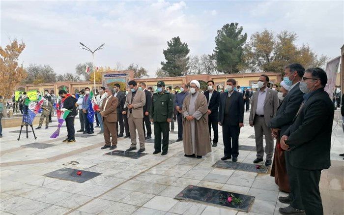 برگزاری آیین عطرافشانی گلزار شهدای دانش‌آموز در شهرستان شیروان