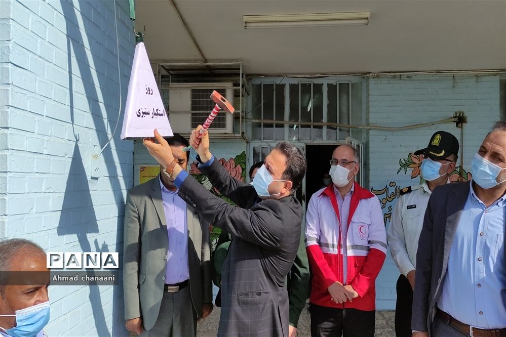 آیین نواختن زنگ استکبارستیزی در مدارس کارون