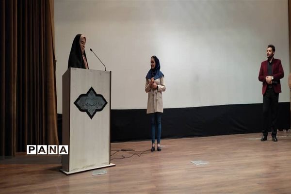 برگزاری مراسم گرامیداشت روز دانش‌آموز در البرز