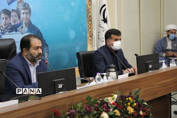 دیدار مسئولان و نمایندگان تشکل‌های دانش‌آموزی با استاندار اصفهان