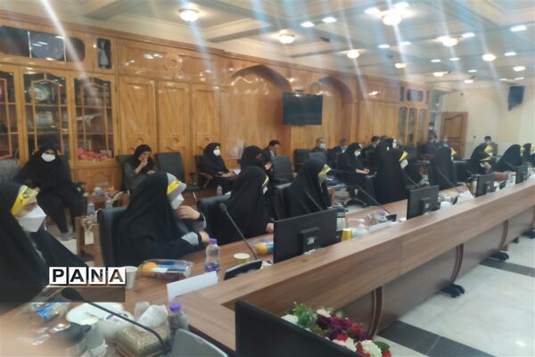 دیدار مسئولان و نمایندگان تشکل‌های دانش‌آموزی با استاندار اصفهان