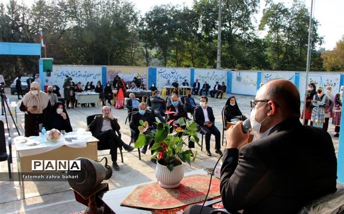 برگزاری جشنواره بومی و محلی در دبیرستان شهید کارگر ساری