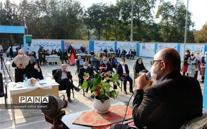 برگزاری جشنواره بومی و محلی در دبیرستان شهید کارگر ساری