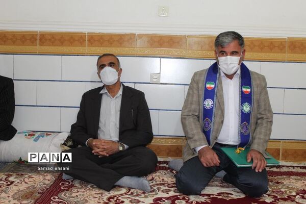 دیدار رئیس سازمان دانش‌آموزی کهگیلویه و بویراحمد با خانواده شهدای دانش‌آموز دهدشت